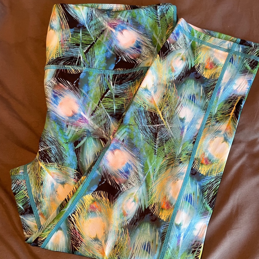 CVG peacock capris
